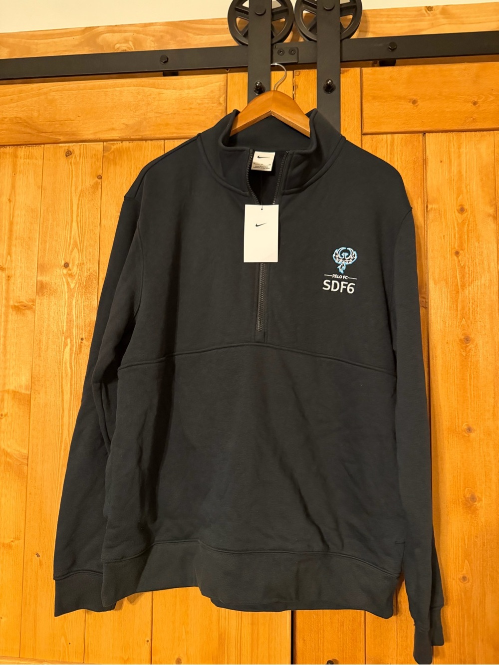 Nike Golf Men’s 1/4 zip pullover XL NWT with embroidered logo